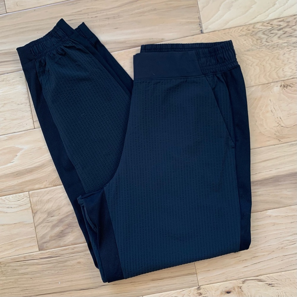 Athleta Textured Brooklyn Jogger Black Casual Athletic Pants Ankle Crop Size 10